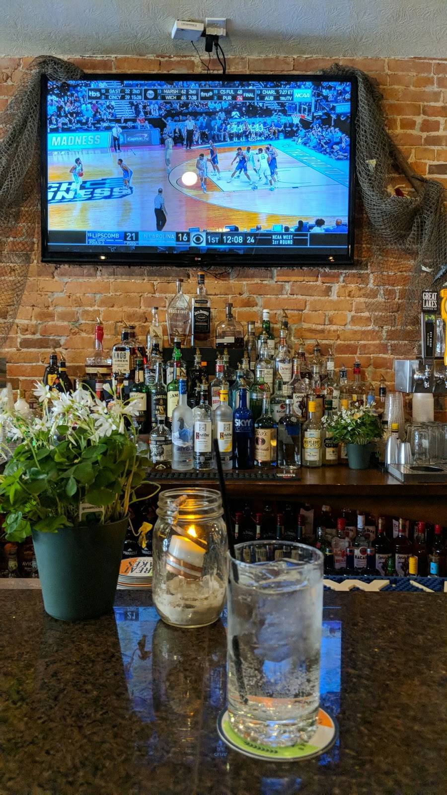 Shore House Tavern | restaurant | 306 W Water St, Sandusky, OH 44870, USA | 4195020060 OR +1 419-502-0060