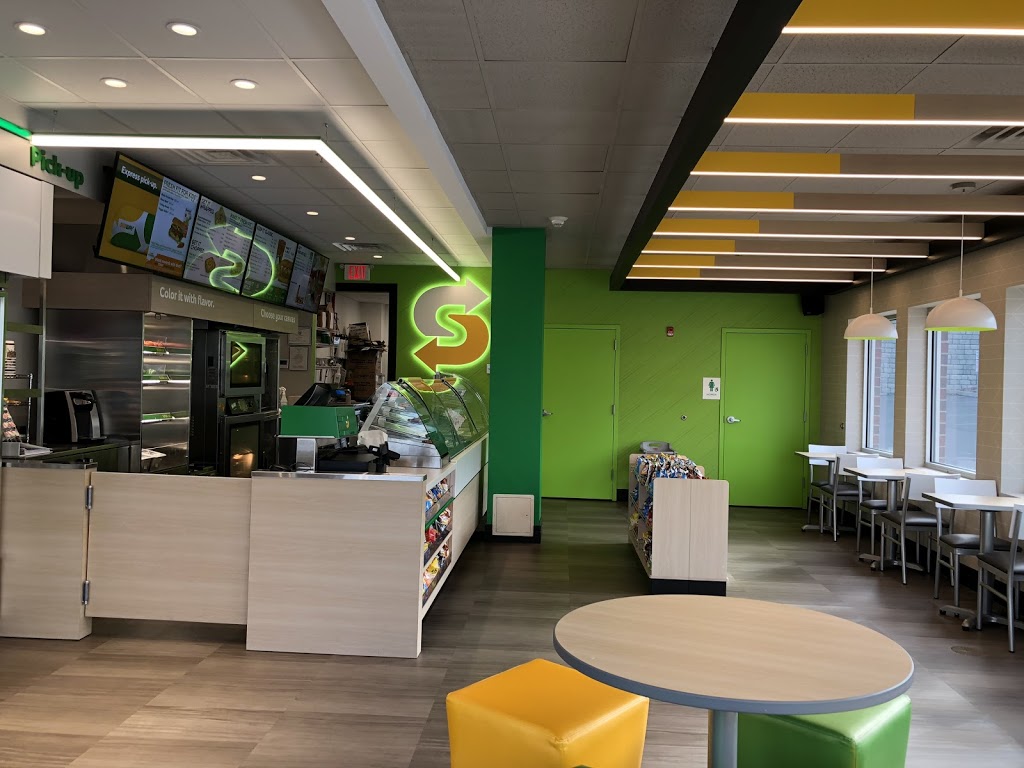 Subway | restaurant | 710 N Townsend St, Syracuse, NY 13203, USA | 3158027529 OR +1 315-802-7529