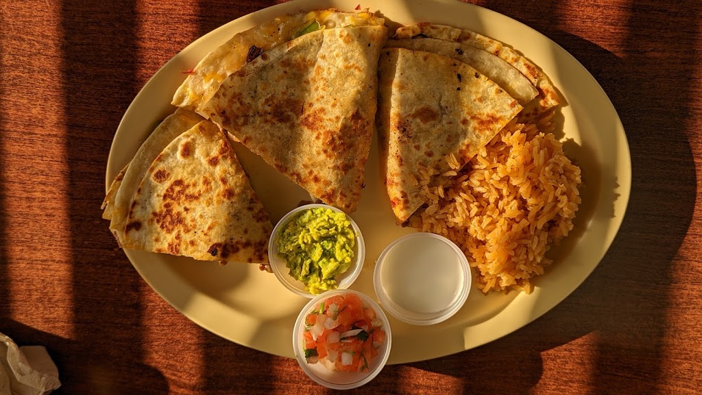 Los Pinos | restaurant | 1225 W Douglas Ave, Wichita, KS 67213, USA | 3169273936 OR +1 316-927-3936