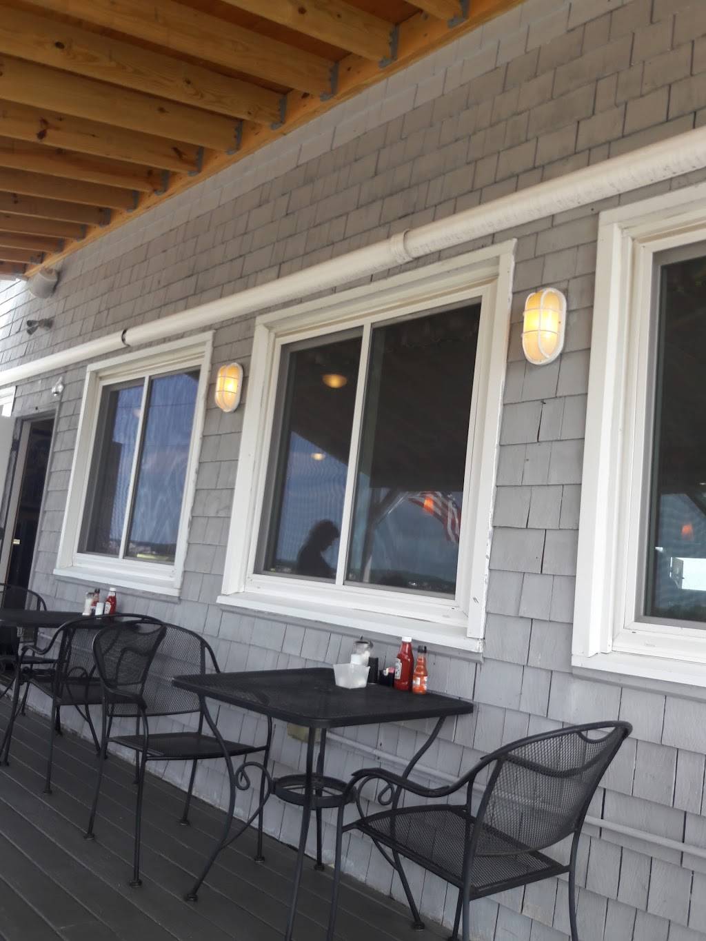 Sharons Sea Grill | restaurant | 186 Ocean Blvd, Seabrook, NH 03874, USA | 6034742618 OR +1 603-474-2618