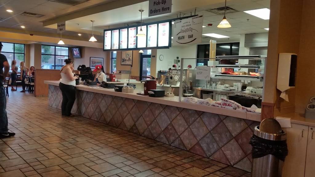 Big Deal Burgers & Custard | restaurant | 1440 S 84th St, West Allis, WI 53214, USA | 4147744000 OR +1 414-774-4000