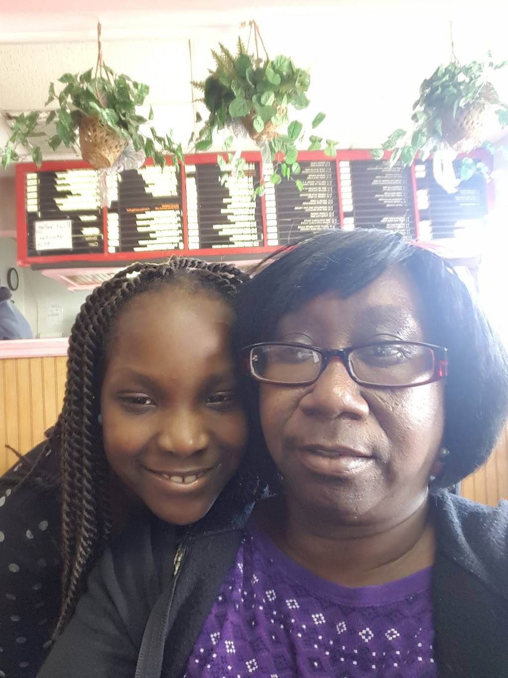 Egg Roll Express | restaurant | 100 Bessemer Super Hwy, Midfield, AL 35228, USA | 2059254670 OR +1 205-925-4670