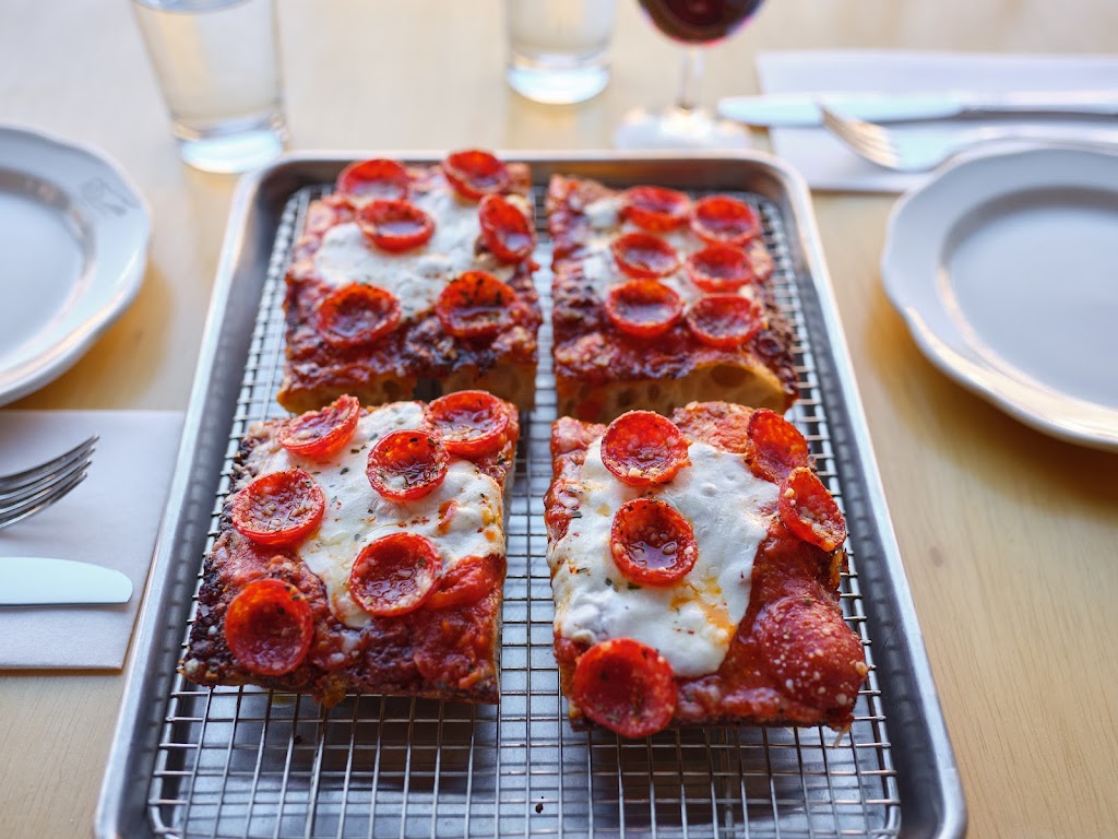 Brooklyn Pan Pizza UES | restaurant | 1198 1st Ave., New York, NY 10065, USA | 6467985285 OR +1 646-798-5285