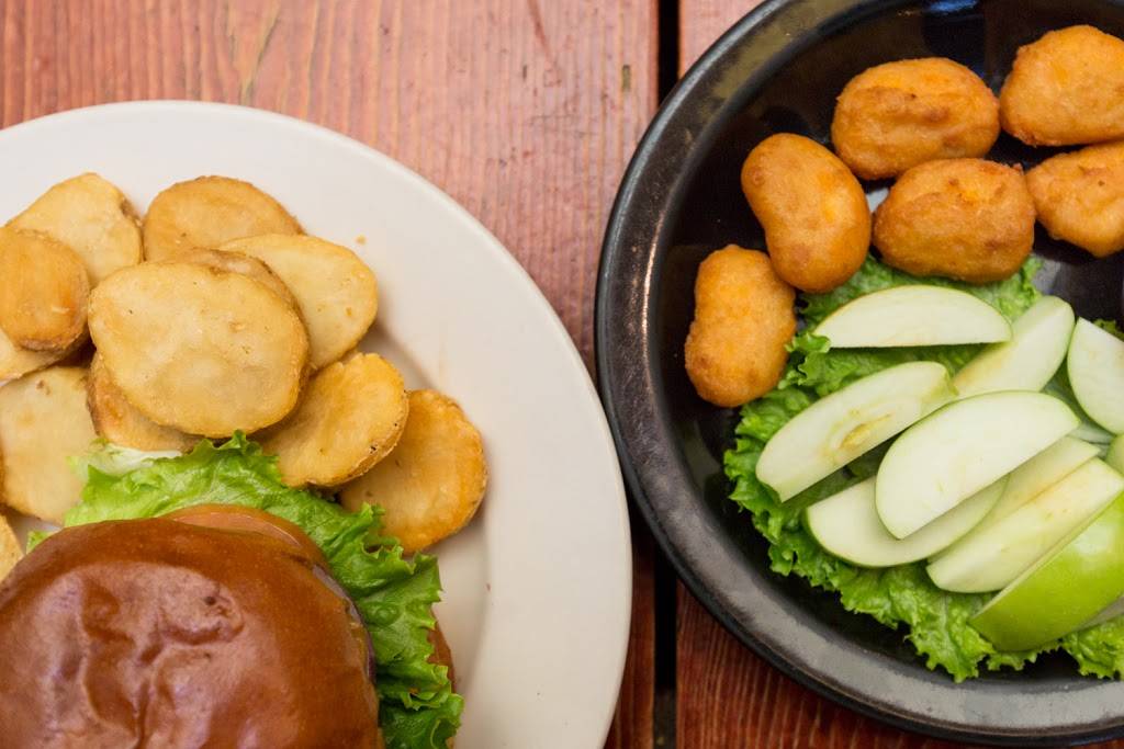 Quigleys Irish Pub | restaurant | 43 E Jefferson Ave, Naperville, IL 60540, USA | 6304284774 OR +1 630-428-4774