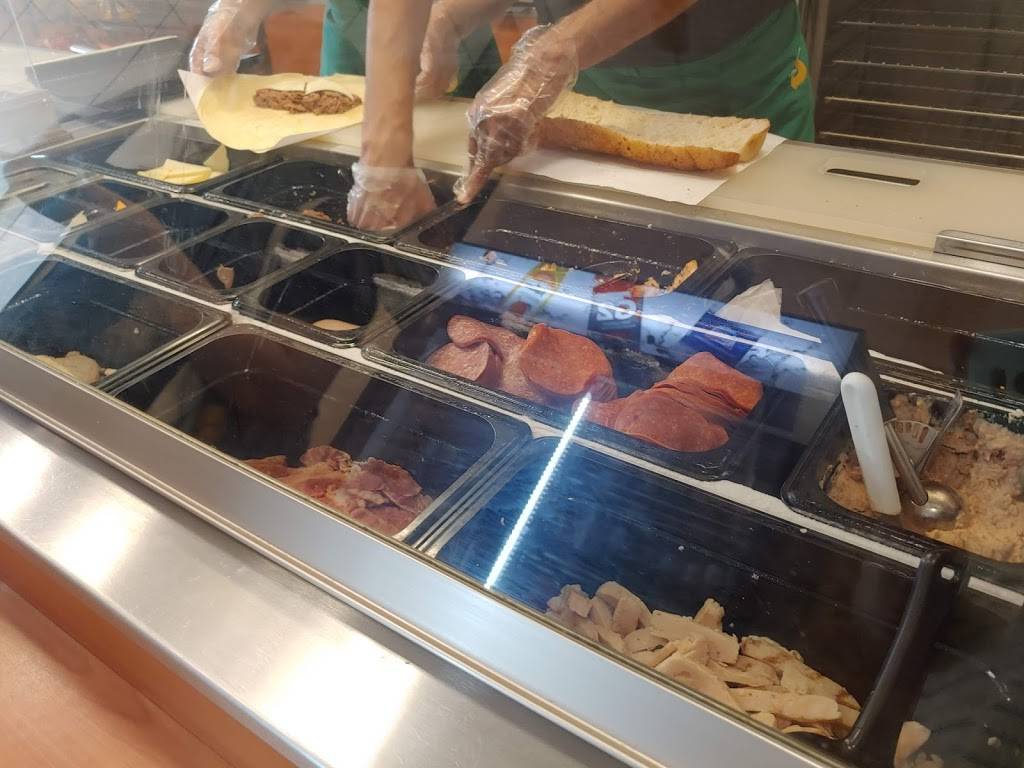 Subway | restaurant | 2013 Lawrence Ave W Unit 2, Toronto, ON M9N 0A3, Canada | 6474357518 OR +1 647-435-7518