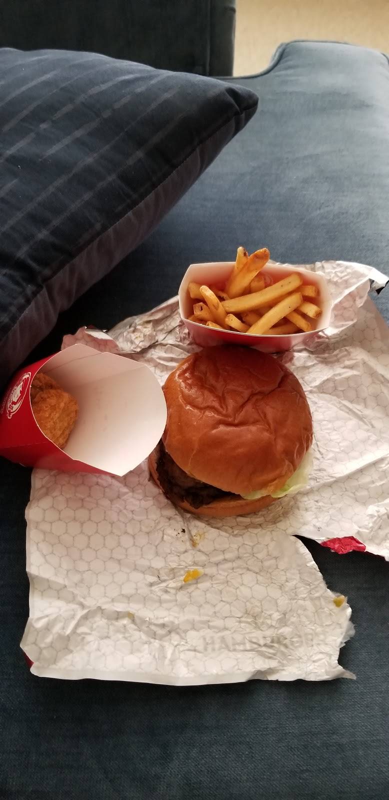 Wendys | restaurant | 914 N 27th St, Milwaukee, WI 53208, USA | 4149339144 OR +1 414-933-9144
