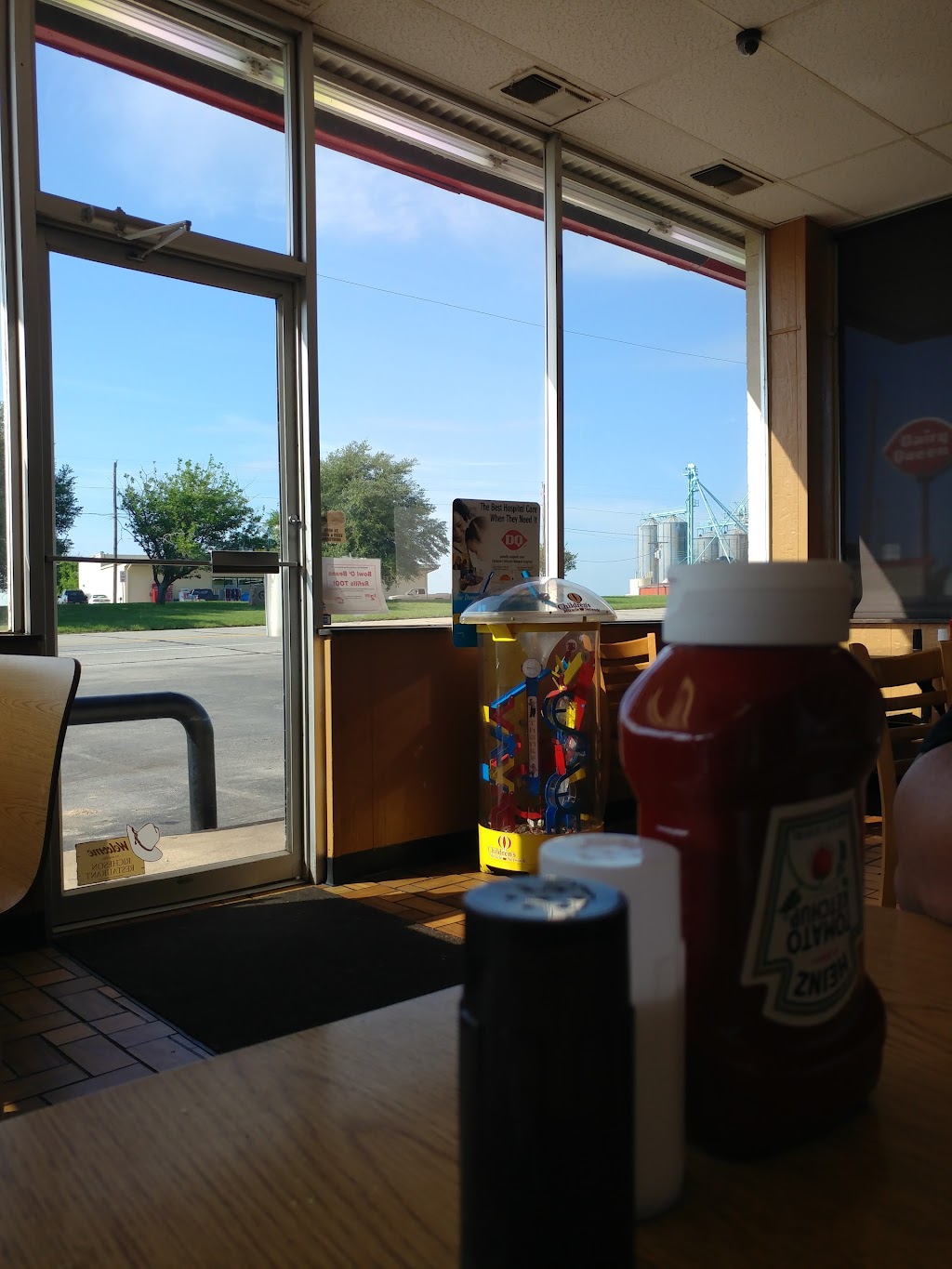 Dairy Queen | restaurant | 927 E Omega St, Henrietta, TX 76365, USA | 9405384411 OR +1 940-538-4411