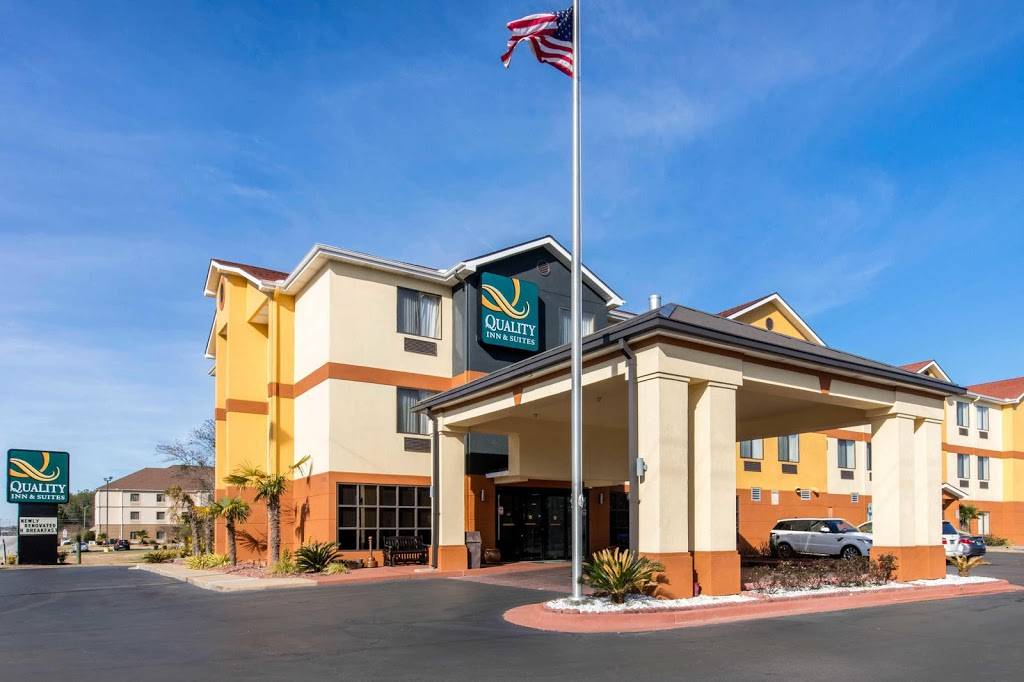 Quality Inn & Suites Montgomery East Carmichael Rd | restaurant | 5035 Carmichael Rd, Montgomery, AL 36106, USA | 3343966300 OR +1 334-396-6300