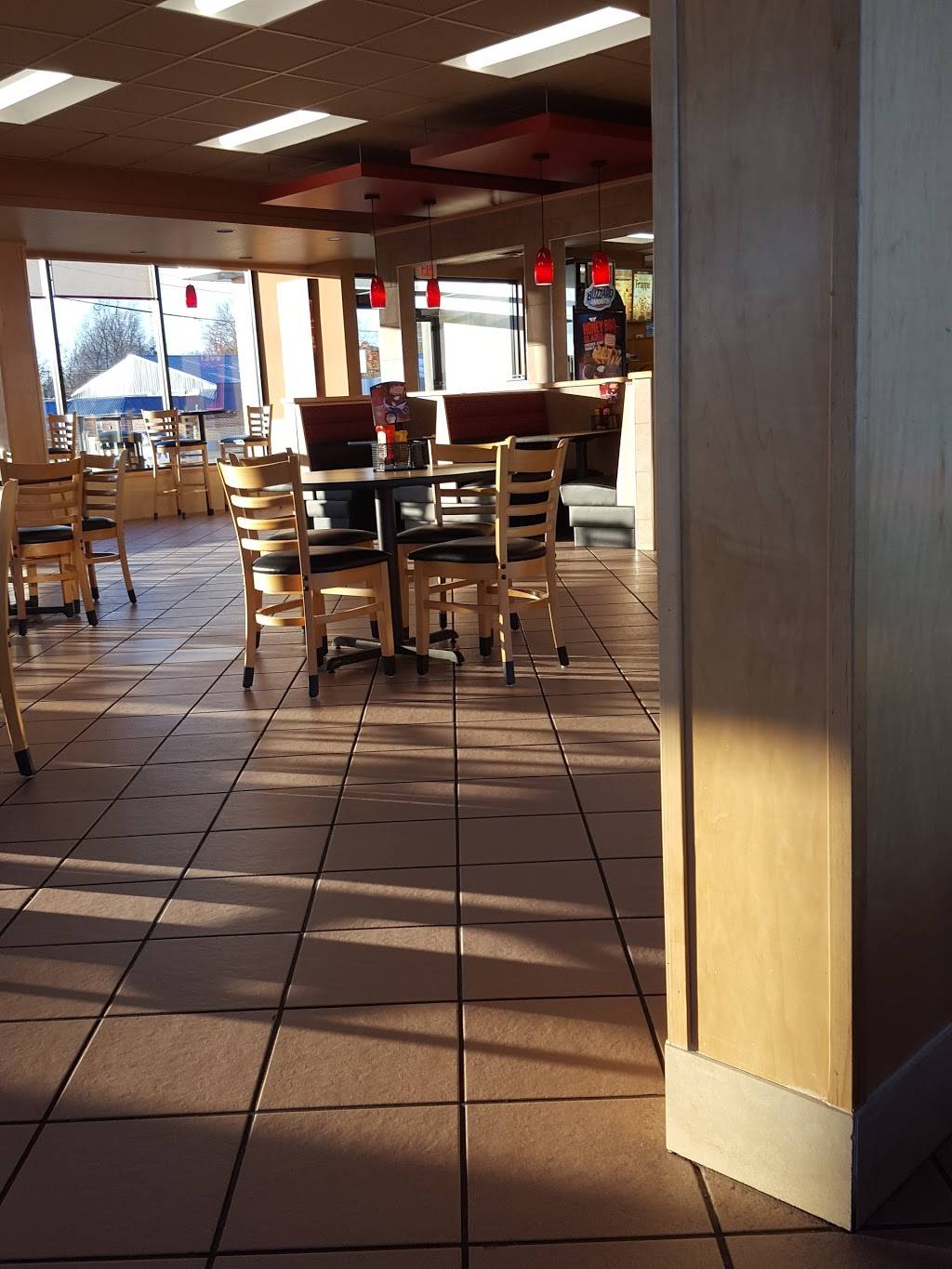 Dairy Queen Grill & Chill | restaurant | 601 E Springfield Rd, Arcola, IL 61910, USA | 2172684236 OR +1 217-268-4236