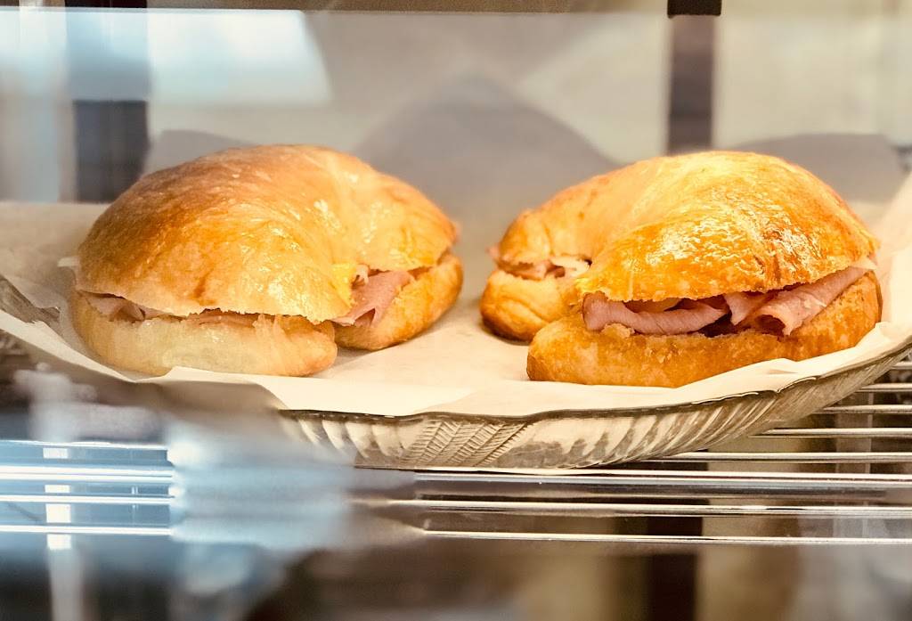 Maggies Place Latin Cafe | restaurant | 132 SE Hernando Ave, Lake City, FL 32025, USA | 3864875194 OR +1 386-487-5194