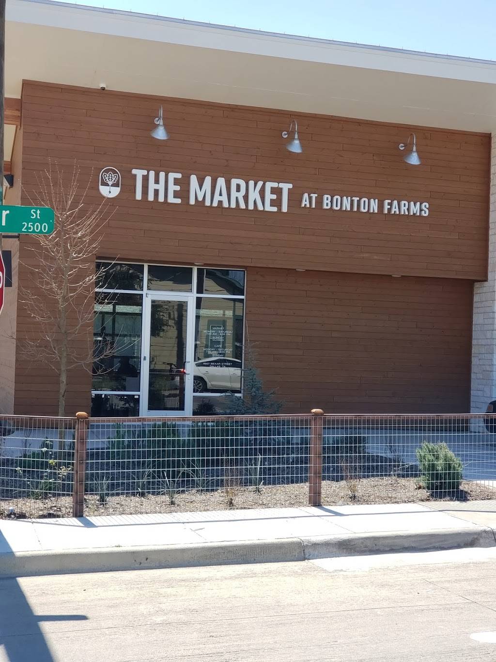 The Market at Bonton Farms | cafe | 6907 Bexar St, Dallas, TX 75215, USA | 9723798979 OR +1 972-379-8979