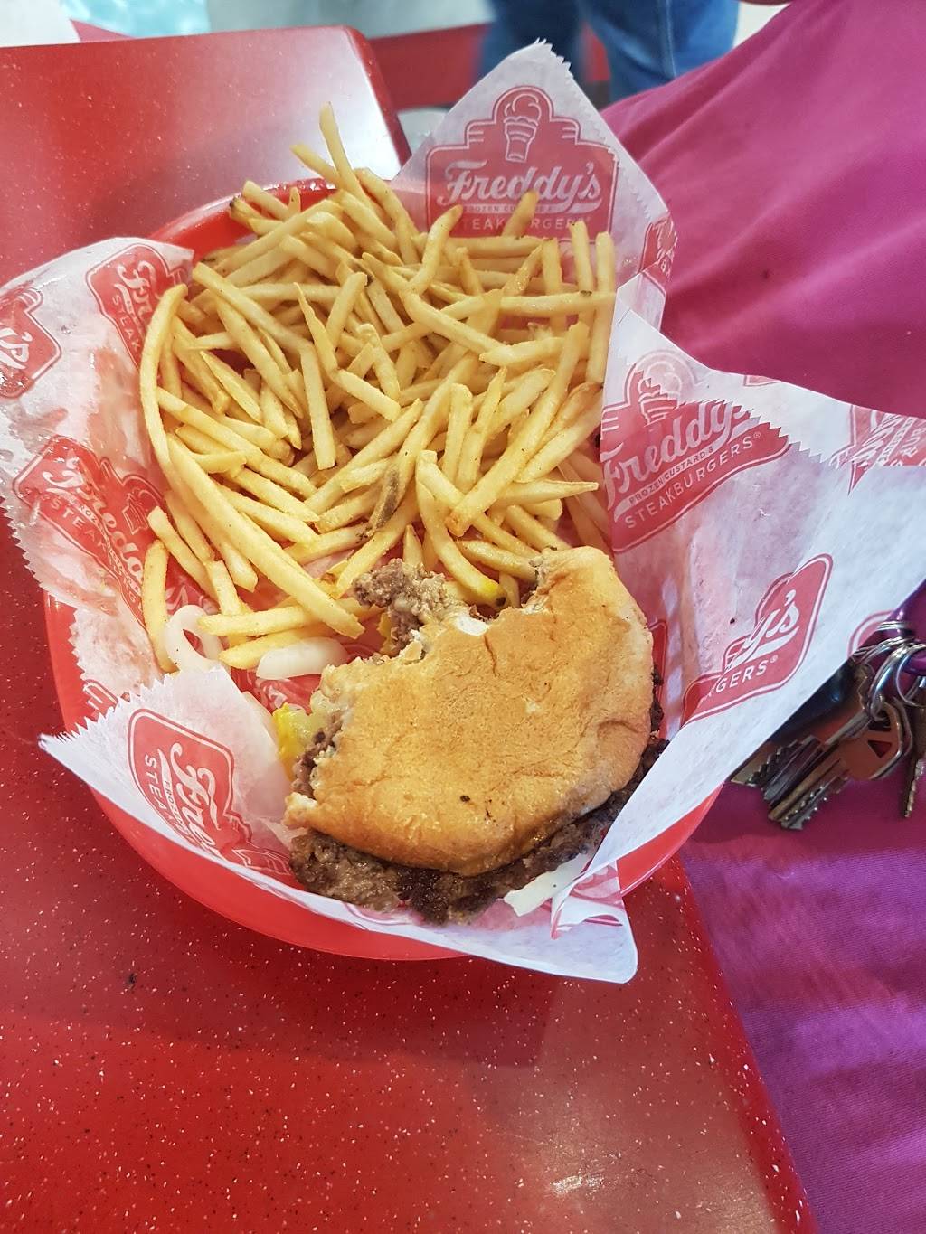 Freddys Frozen Custard & Steakburgers | restaurant | 2046 Sovia Dr, Waterloo, IA 50702, USA | 3192333410 OR +1 319-233-3410