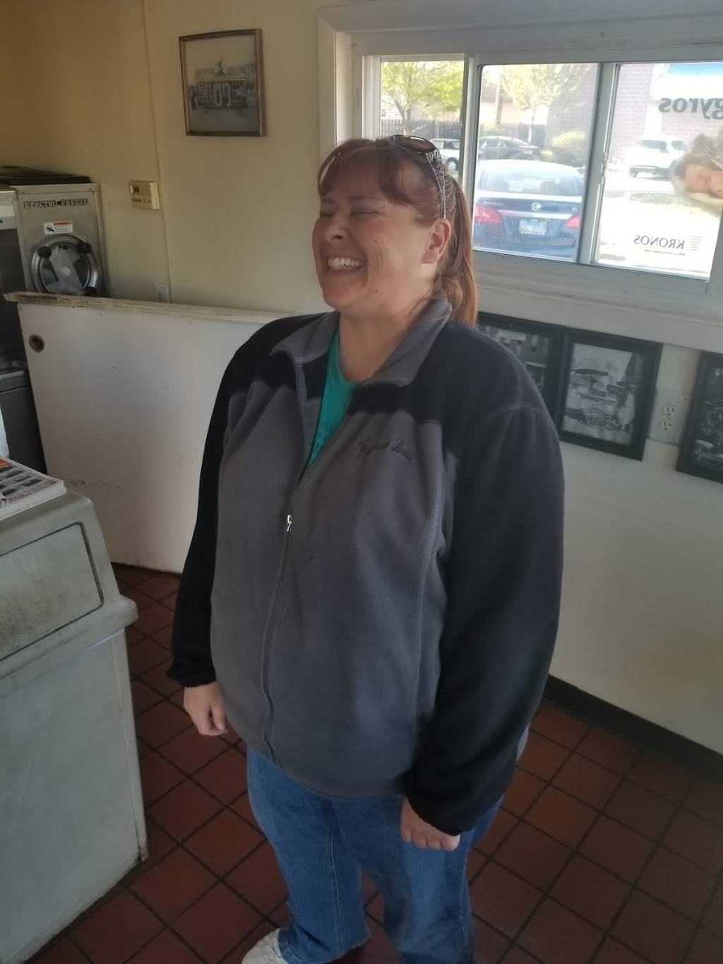 Scottys Hot Dog Stand | restaurant | 1016 N Cedar Lake Rd, Round Lake Beach, IL 60073, USA | 8475463400 OR +1 847-546-3400