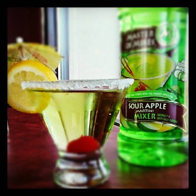 Sunset Bar & Grille | restaurant | 2140 Gunter Ave, Guntersville, AL 35976, USA | 2562640141 OR +1 256-264-0141