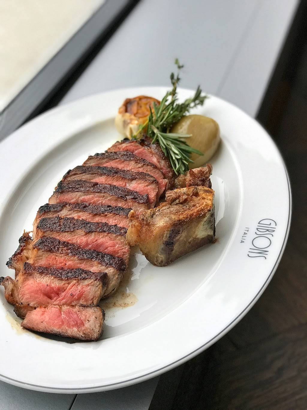 Gibsons Italia | restaurant | 233 N Canal St, Chicago, IL 60606, USA | 3124141100 OR +1 312-414-1100