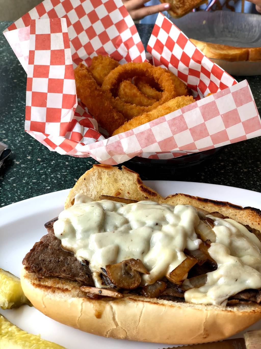 Olympia Candy and Grill | restaurant | 11606 Pearl Rd, Strongsville, OH 44136, USA | 4405727747 OR +1 440-572-7747