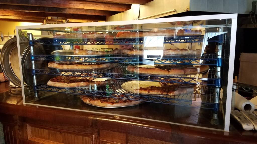 Clemenzas Pizzeria | restaurant | 6 Victor Mendon Rd, Mendon, NY 14506, USA | 5856245545 OR +1 585-624-5545