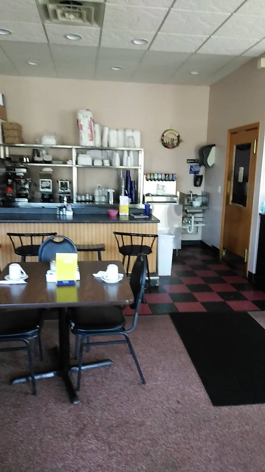 Jessies Family Restaurant | restaurant | 781 E Geneva St, Elkhorn, WI 53121, USA | 2627232120 OR +1 262-723-2120