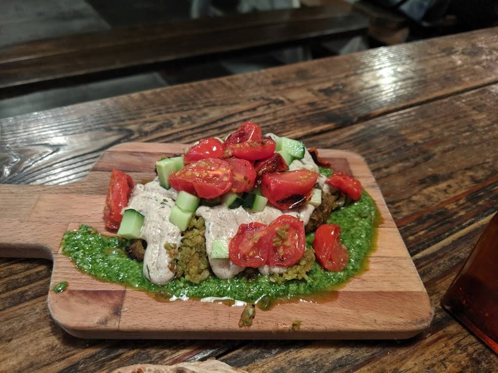 Federalist Public House | restaurant | 2009 Matsui Alley, Sacramento, CA 95811, USA | 9164003859 OR +1 916-400-3859