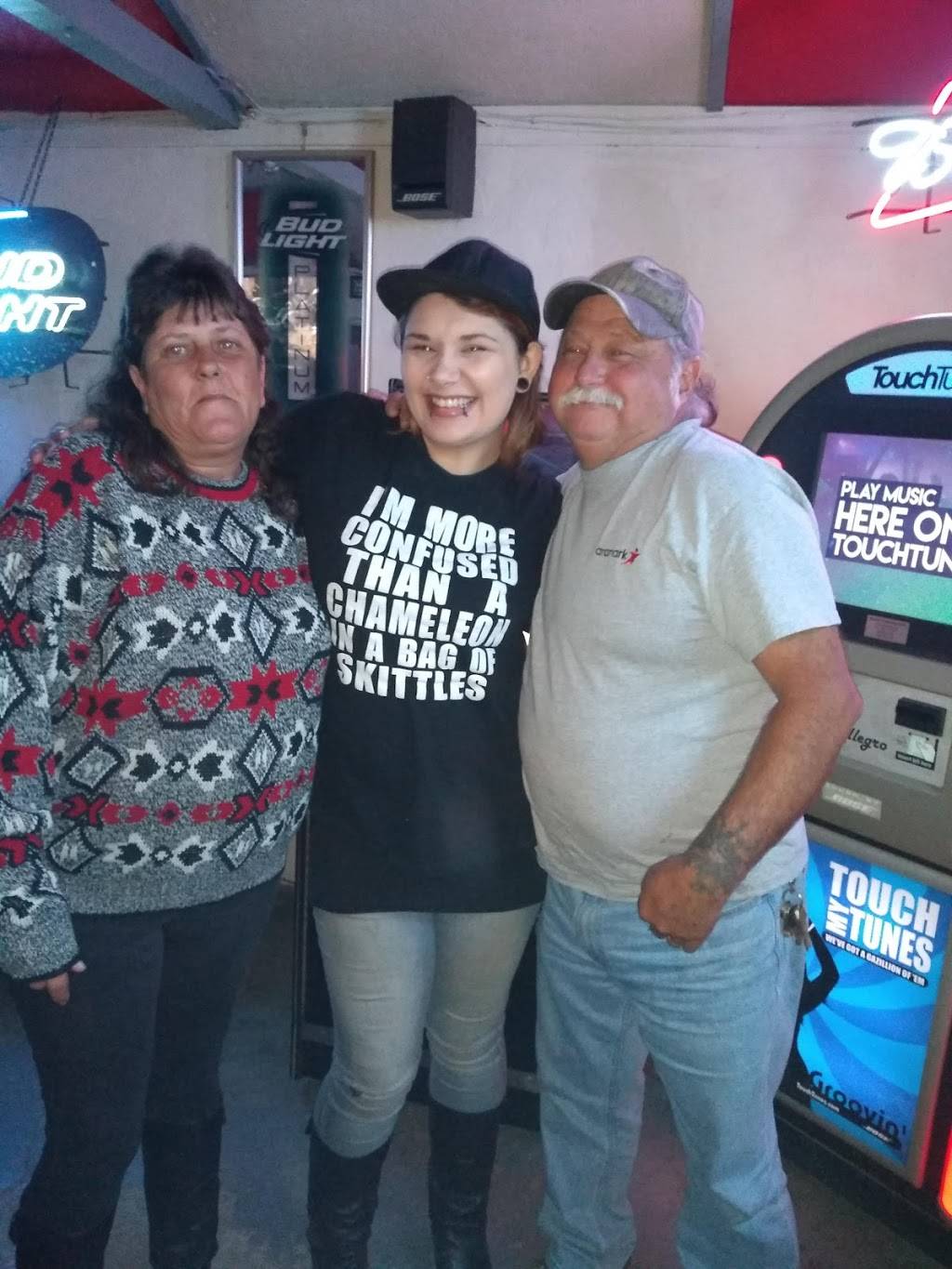 Dog House Bar & Grill | restaurant | 712 Pomona Rd, Crossville, TN 38571, USA | 9314849941 OR +1 931-484-9941