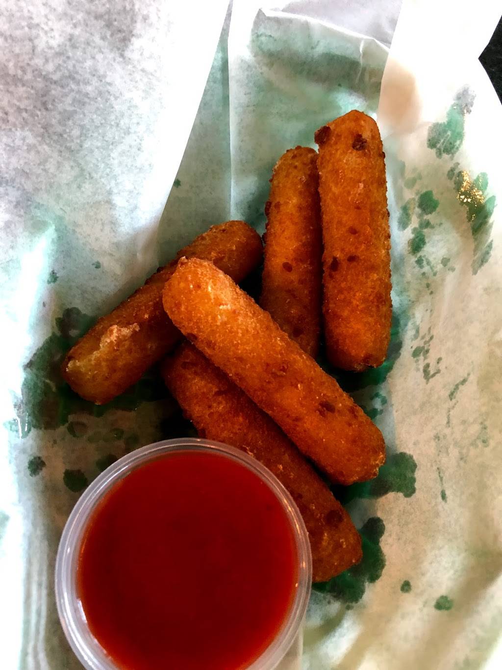 Putters Patio and Grill | restaurant | 5302, 3005 Bonhurst Dr, Winston-Salem, NC 27106, USA | 3367249990 OR +1 336-724-9990