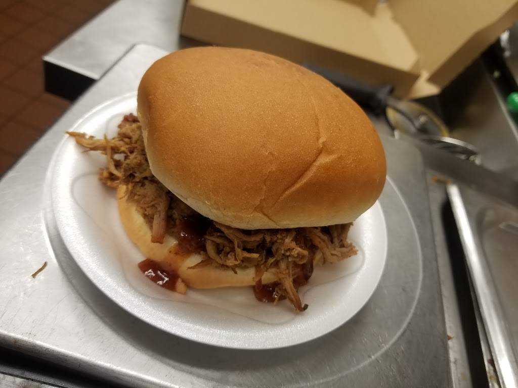 Hickory Stump Barbecue | restaurant | 6725 GA-17, Clarkesville, GA 30523, USA | 7067545500 OR +1 706-754-5500