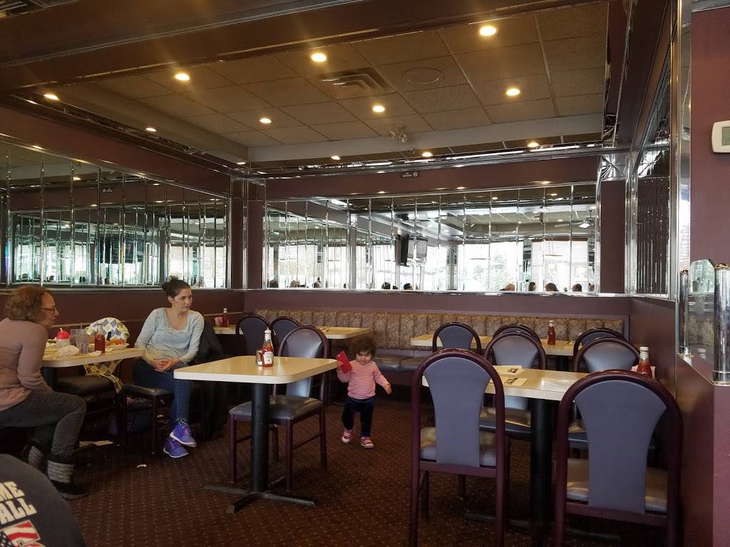 Triple Crown Diner | restaurant | 248-27 Jericho Turnpike, Queens, NY 11426, USA | 7183474600 OR +1 718-347-4600