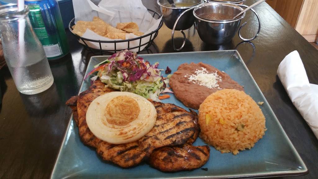 La Granja Restaurante | restaurant | 3047 N Cicero Ave, Chicago, IL 60641, USA | 7736853323 OR +1 773-685-3323