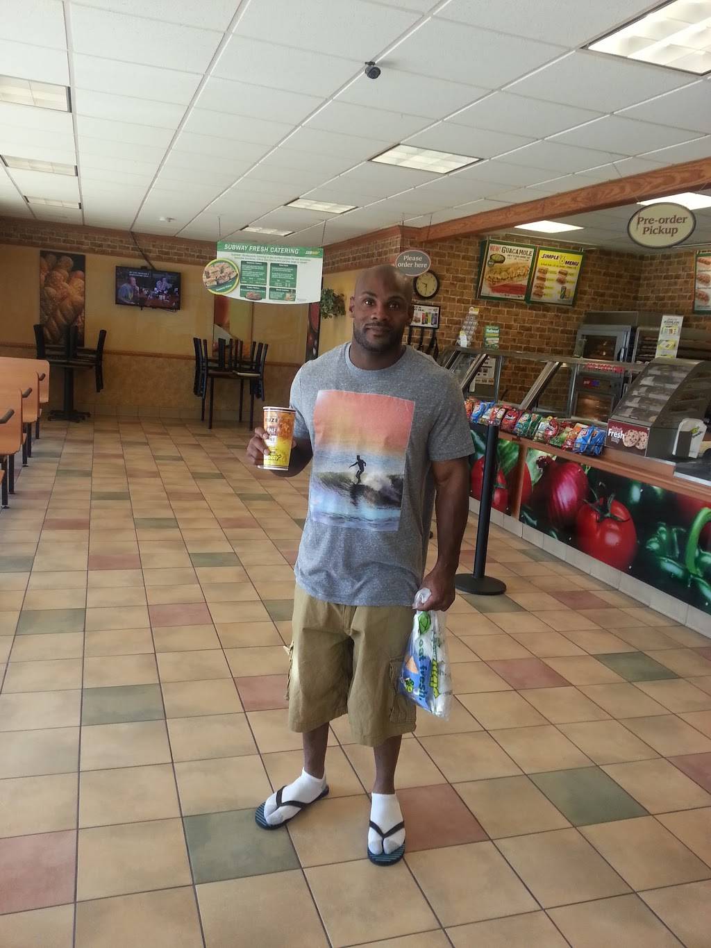 Subway | restaurant | 1105 Main St, Victoria, VA 23974, USA | 4346961400 OR +1 434-696-1400