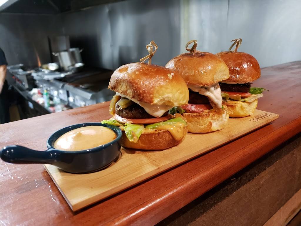 West Wing | restaurant | 12 Irving Pl, Woodmere, NY 11598, USA | 5169006100 OR +1 516-900-6100