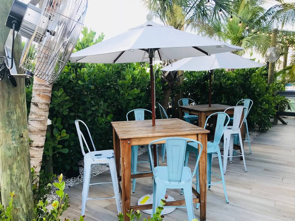 The Getaway Maximo | restaurant | 3769 50th Ave S, St. Petersburg, FL 33711, USA | 7272350963 OR +1 727-235-0963