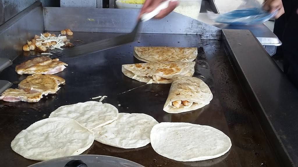 Tacos and Beers | restaurant | Mártires de Pinos Altos 18, Obrera, 22703 Rosarito, B.C., Mexico | 0446642061078 OR +52 1 664 206 1078