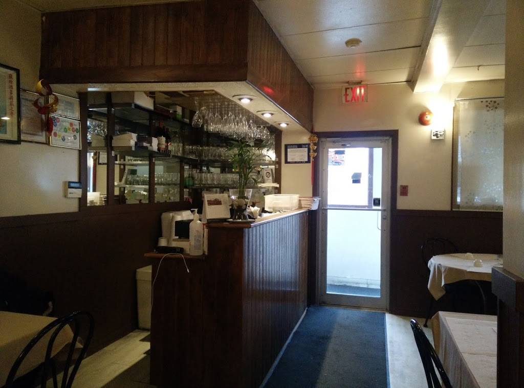 Royal Treasure Restaurant | restaurant | 774 Somerset St W, Ottawa, ON K1R 6R1, Canada | 6132378827 OR +1 613-237-8827