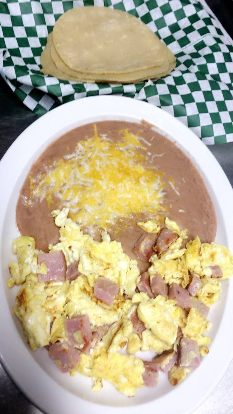 Marias Cafe | restaurant | 739 San Pedro Ave, Mammoth, AZ 85618, USA | 5204870136 OR +1 520-487-0136