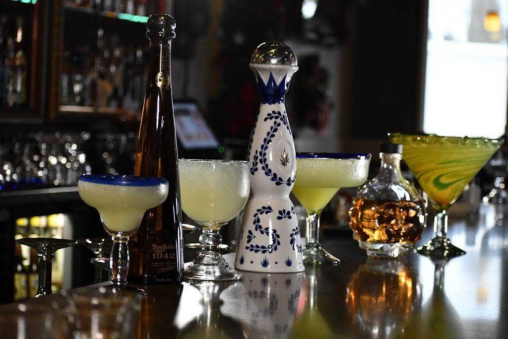 Casa Ricardos | restaurant | 107 Lake St #200, Kirkland, WA 98033, USA | 4252859160 OR +1 425-285-9160