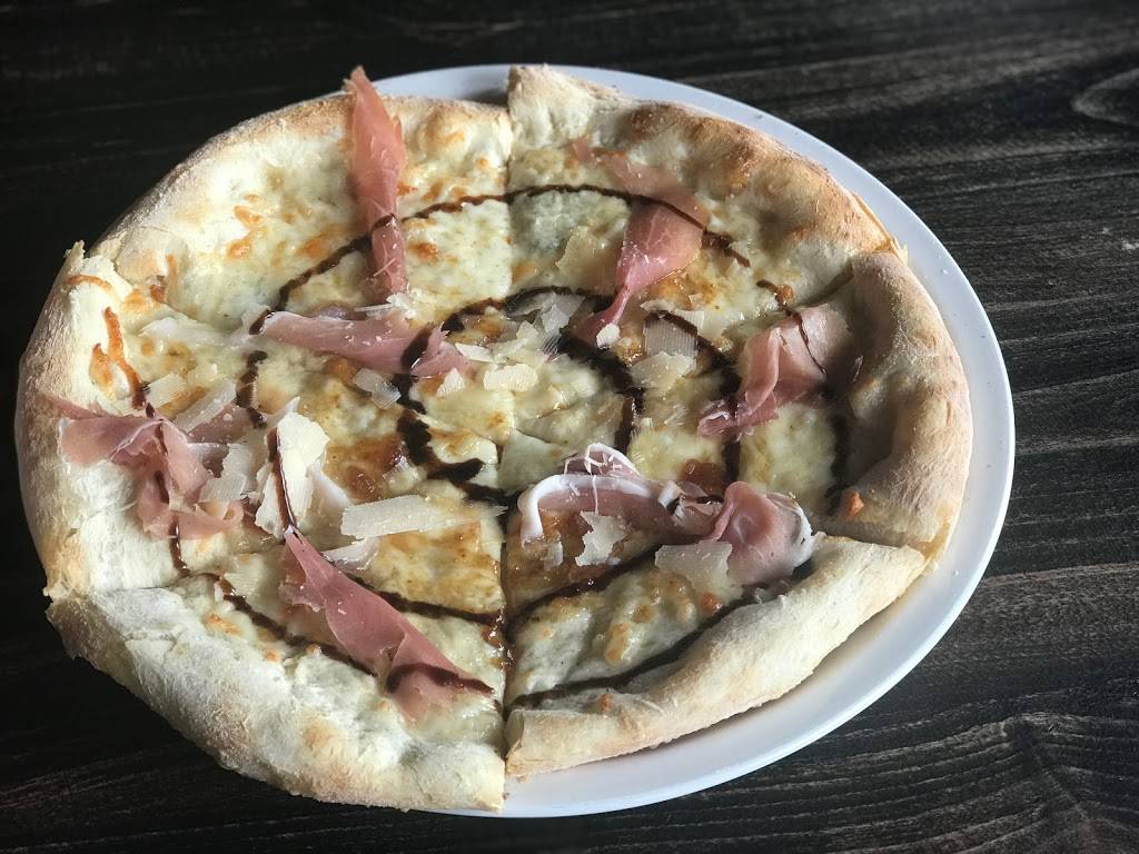 Pizza Rock | restaurant | 201 N 3rd St, Las Vegas, NV 89101, USA | 7023850838 OR +1 702-385-0838