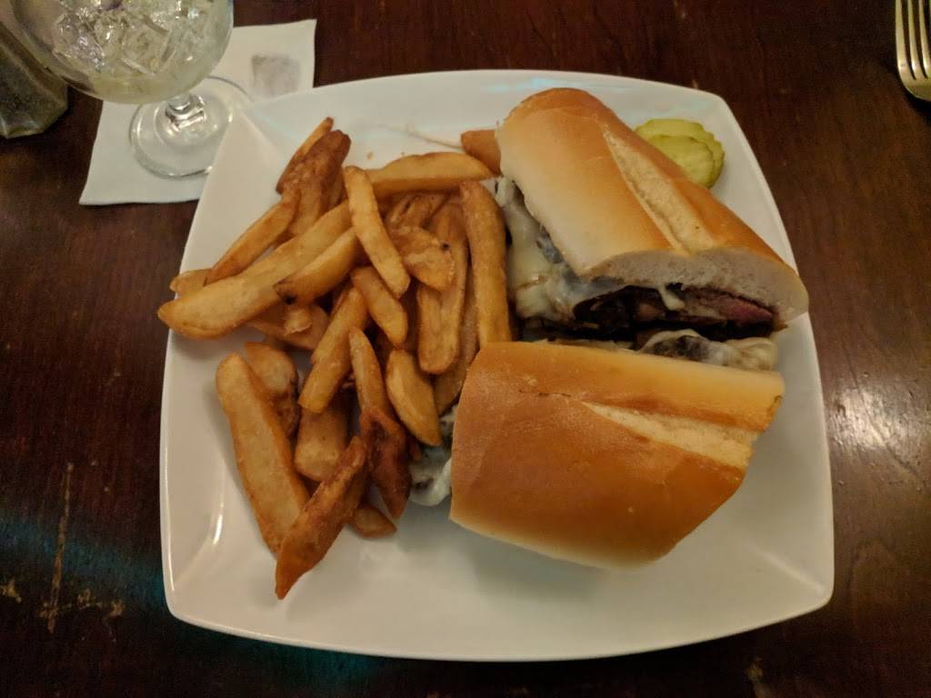 Carneys Irish Pub And Restaurant | restaurant | 136 Broadway, Amityville, NY 11701, USA | 6314644445 OR +1 631-464-4445