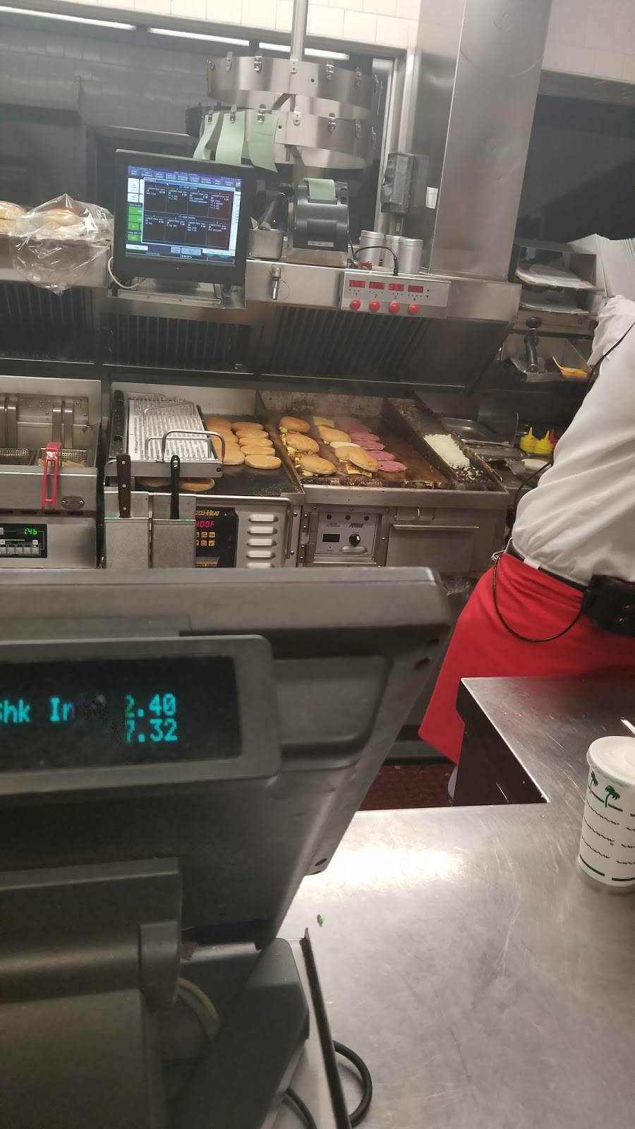 In-N-Out Burger | restaurant | 324 S Azusa Ave, Azusa, CA 91702, USA | 8007861000 OR +1 800-786-1000