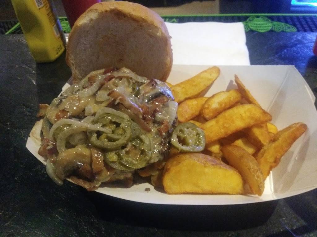 SV2 Pub & Grill | restaurant | 1911 University Ave, Green Bay, WI 54302, USA | 9207704467 OR +1 920-770-4467