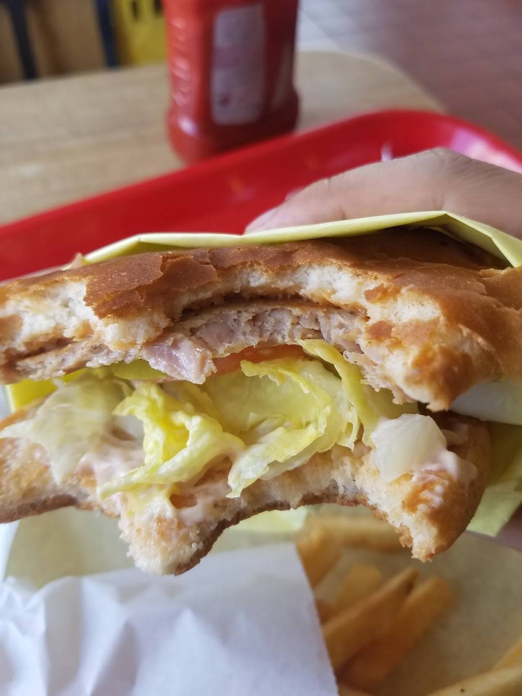 Yummy Donuts Top Burger | bakery | 5656 Santa Monica Blvd # A, Los Angeles, CA 90038, USA | 3238569978 OR +1 323-856-9978