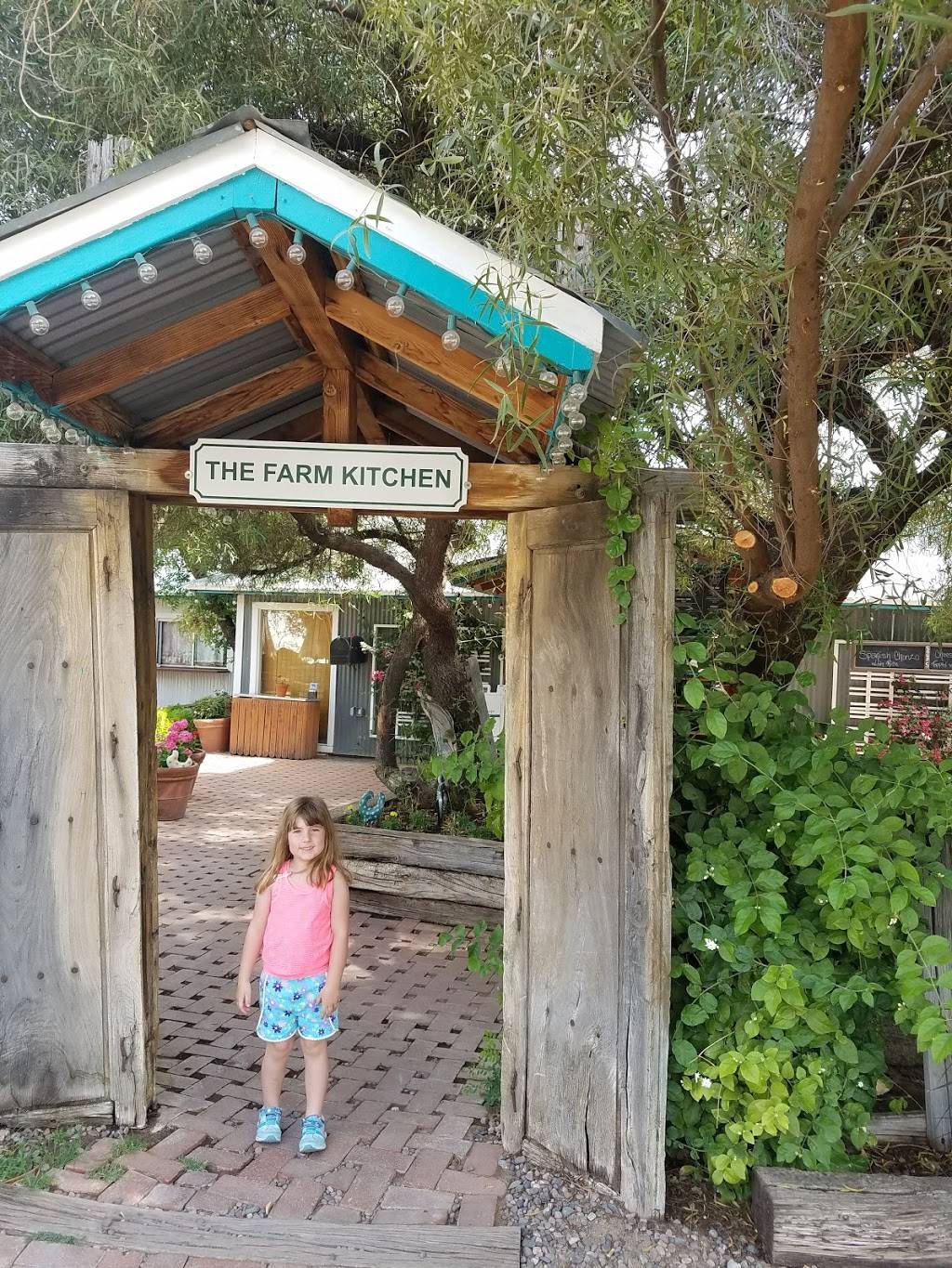 The Farm Kitchen | restaurant | 6106 S 32nd St, Phoenix, AZ 85042, USA | 6022766545 OR +1 602-276-6545