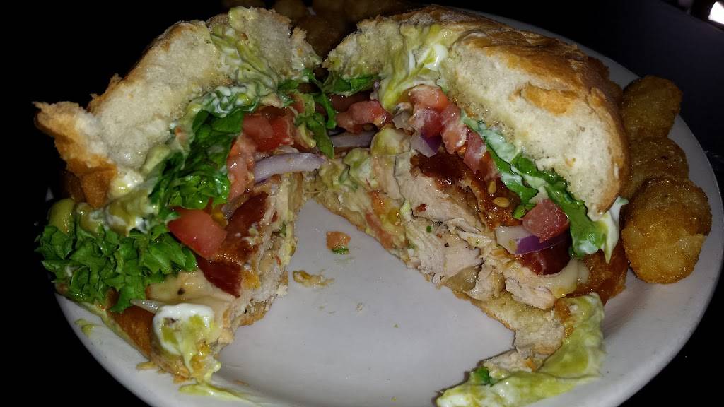 Clubhouse Grill | restaurant | 4809 Evergreen Way, Everett, WA 98203, USA | 4253030290 OR +1 425-303-0290