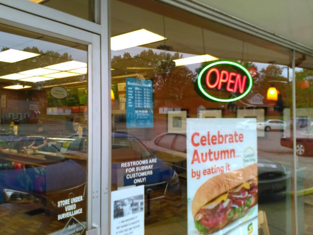 Subway | restaurant | 544 W Liberty St, Hubbard, OH 44425, USA | 3305682088 OR +1 330-568-2088