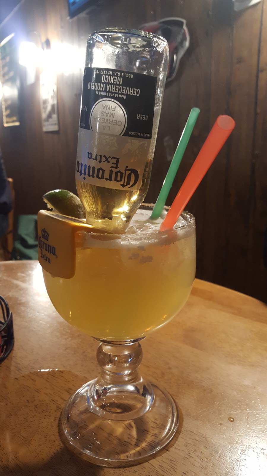 Hiawathas First Street Bar | restaurant | 602 1st St, Hiawatha, KS 66434, USA | 7857423692 OR +1 785-742-3692