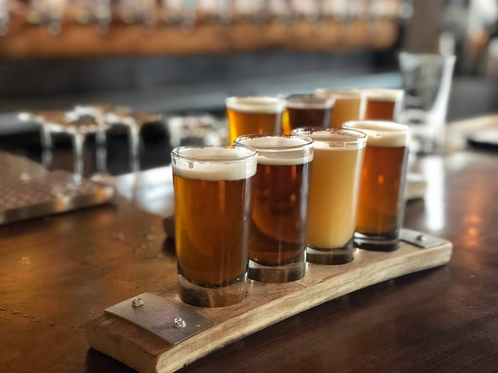 The Lodge Sports Grille | restaurant | 15117 Main St b101, Mill Creek, WA 98012, USA | 4252256347 OR +1 425-225-6347