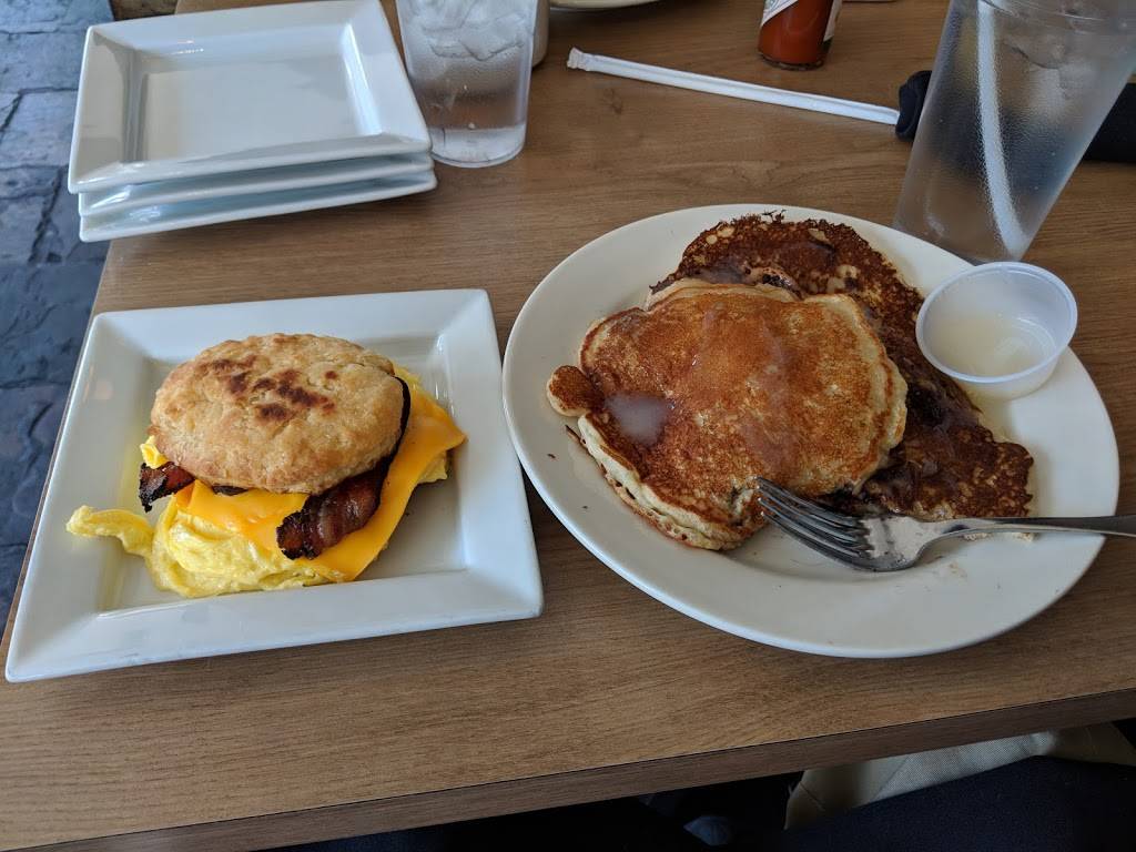 Del Ray Pizzeria | restaurant | 2218 Mt Vernon Ave, Alexandria, VA 22301, USA | 7035492999 OR +1 703-549-2999