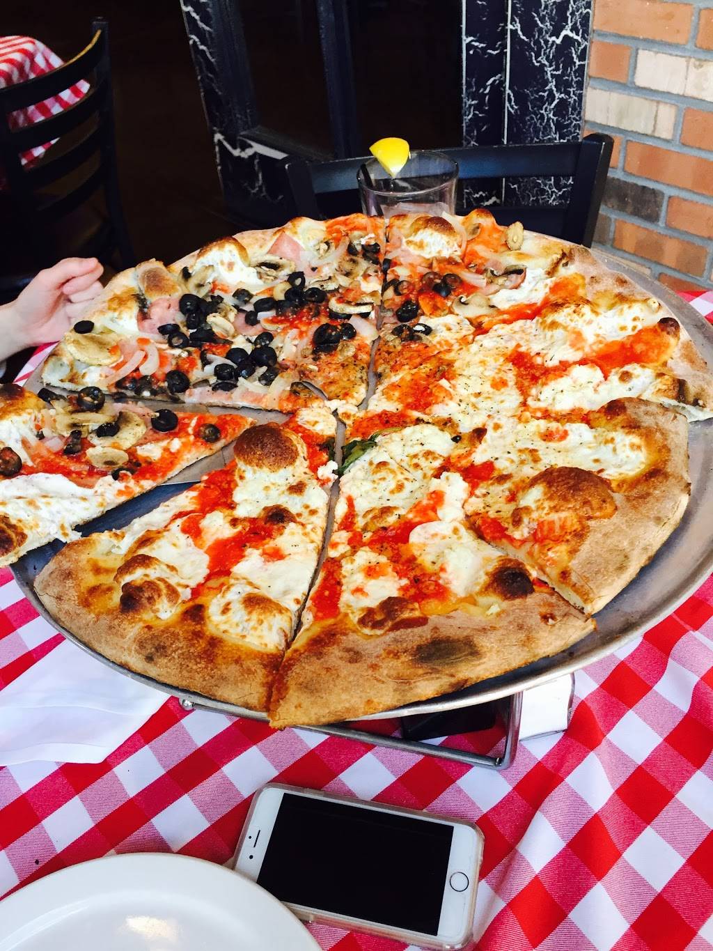 Grimaldis Pizzeria | restaurant | 9788 W Northern Ave #1440, Peoria, AZ 85345, USA | 6234864455 OR +1 623-486-4455