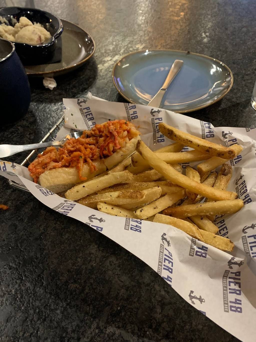 Pier 48 Fish House & Oyster Bar | restaurant | 130 S Pennsylvania St, Indianapolis, IN 46204, USA | 3175604848 OR +1 317-560-4848