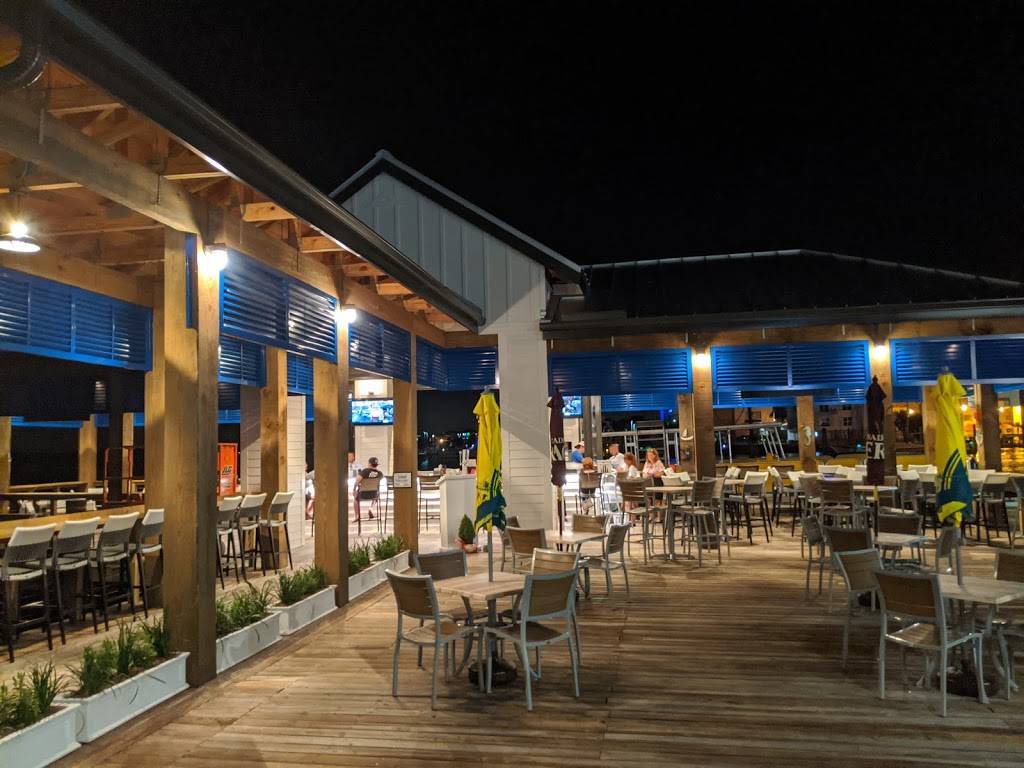 Snug Harbor Waterfront Restaurant | restaurant | 645 Old San Carlos Blvd, Fort Myers Beach, FL 33931, USA | 2394634343 OR +1 239-463-4343