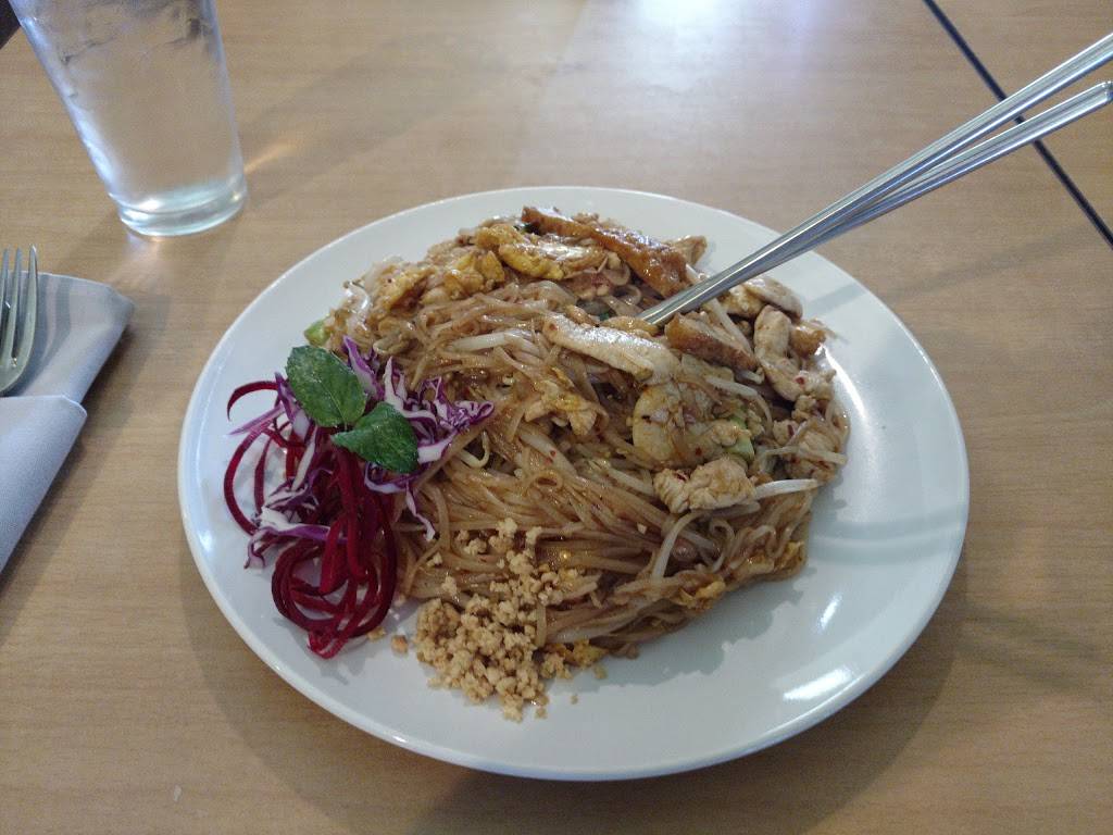 Viman Thai Cuisine | restaurant | 500 E MacDade Boulevard, Folsom, PA 19033, USA | 4844940525 OR +1 484-494-0525